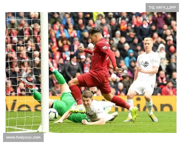 全方位解读萨拉赫场上位置变化与战术价值提升路径分析 全方位解读萨拉赫场上位置变化与战术价值提升路径分析